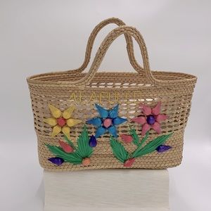Charming roomy vintage Straw tote